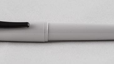 Super5 medium white complete fountain pen
